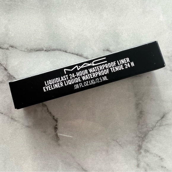 Mac Liquidlast 24-hour Waterproof Gold Eyeliner - Naked Bond - Picture 3 of 7